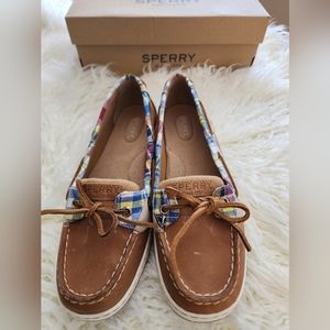 Womens Sperry's size 9.5 new in box